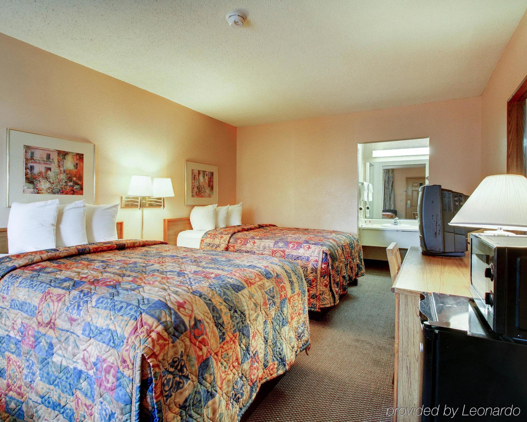 Econo Lodge North Ridgeland Bagian luar foto