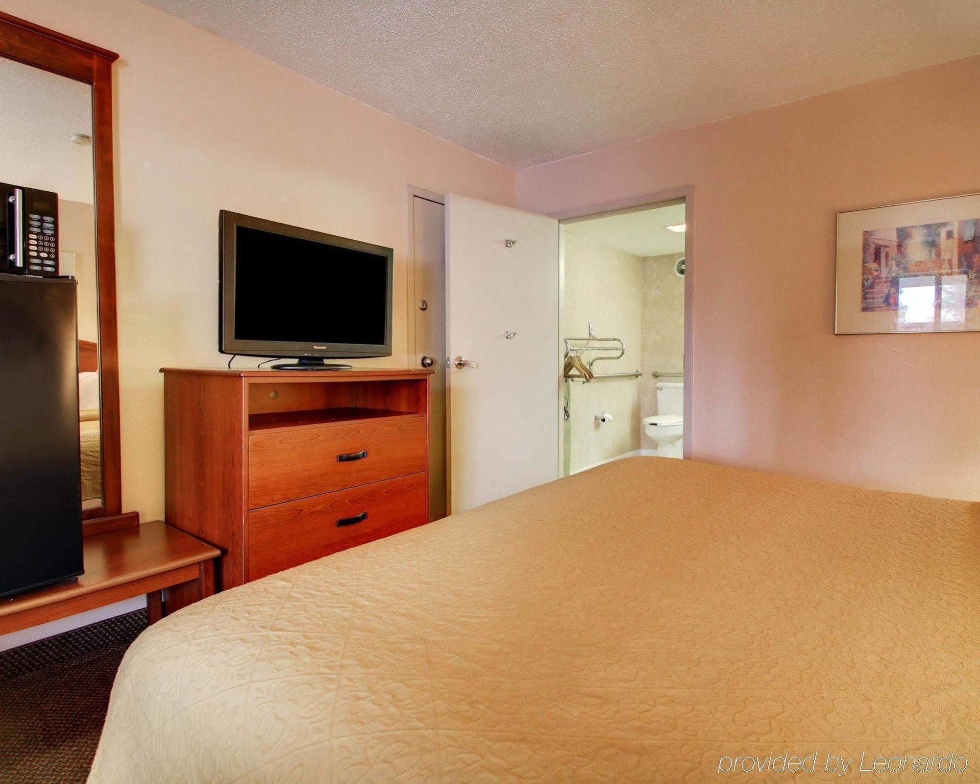 Econo Lodge North Ridgeland Bagian luar foto