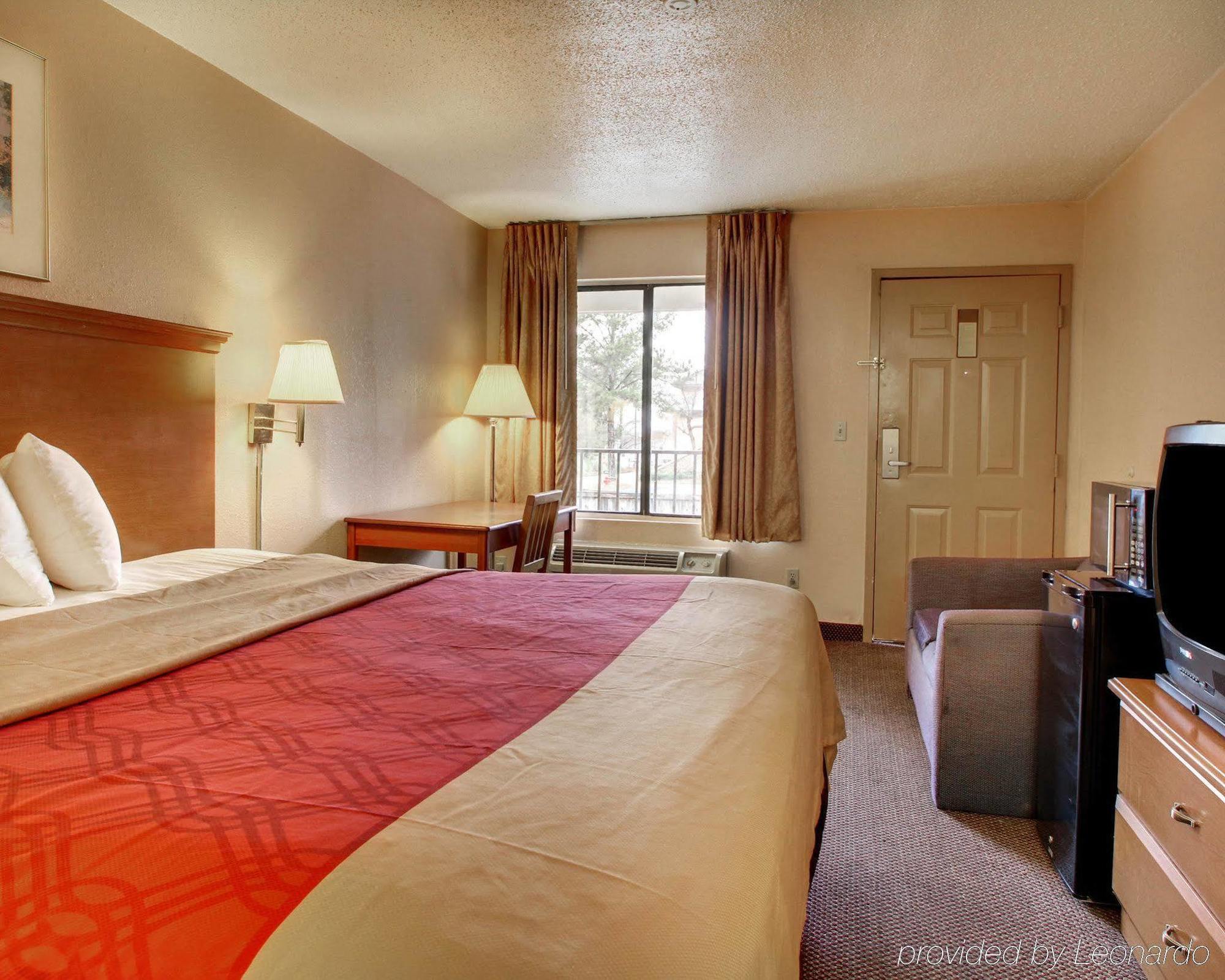 Econo Lodge North Ridgeland Bagian luar foto